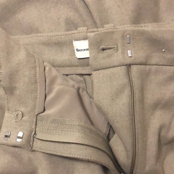 Abercrombie & Fitch brushed suiting tailored cargo wide leg pants, size 28 or 6 - Picture 3 of 4